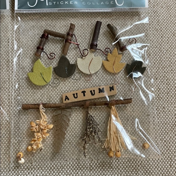 Autumn Leaf Decorations - 5 - Picture 5 of 6